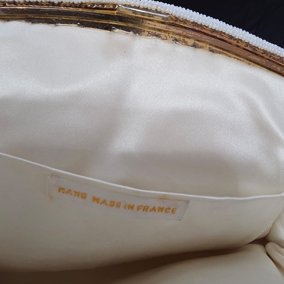 Elegant Cream Women's Bag - Picture 3 of 3